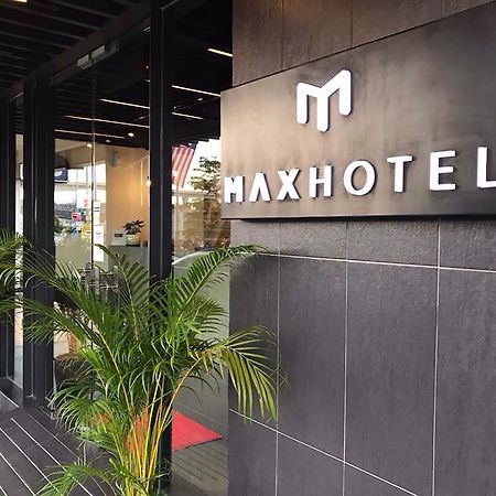 Max Hotel Subang Jaya Kültér fotó
